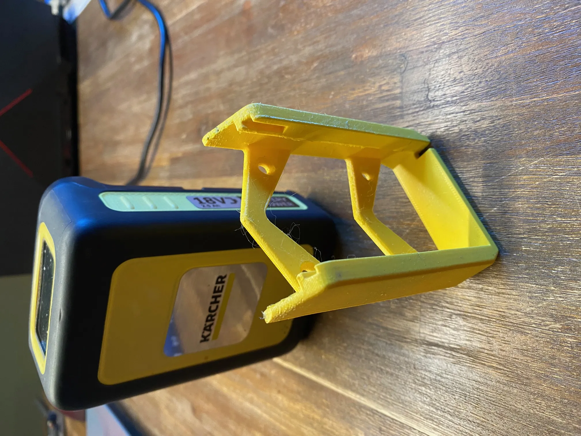 Giá đỡ treo tường cho pin Kärcher 18V