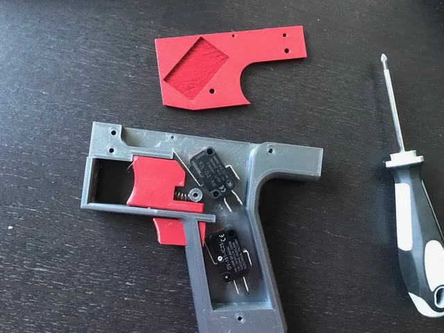 Súng bắn đạn foam Solenoid Gryphon cải tiến