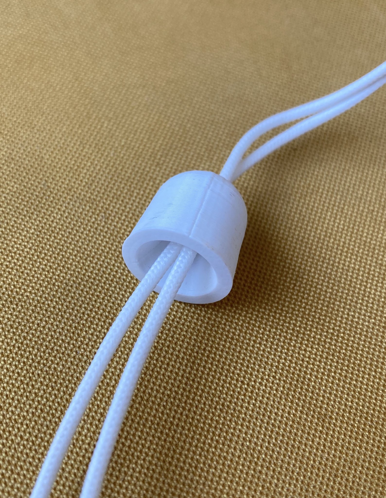 Giá đỡ dây cho máy sấy quần áo treo trần