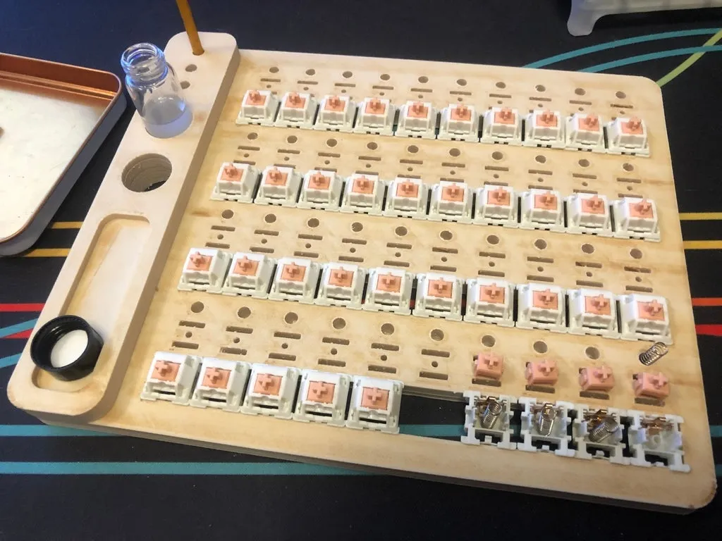 Trạm bôi trơn và sửa đổi công tắc bàn phím Cherry/Kailh