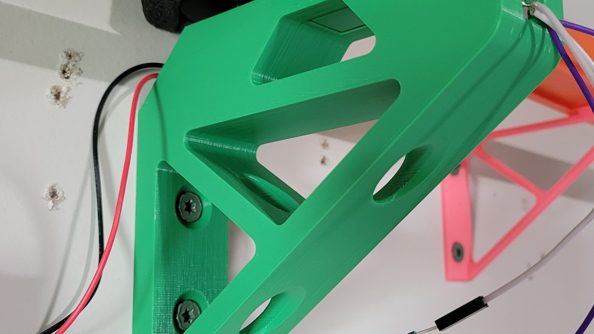 Bộ tăng tốc gắn tường cho đường đua Hot Wheels