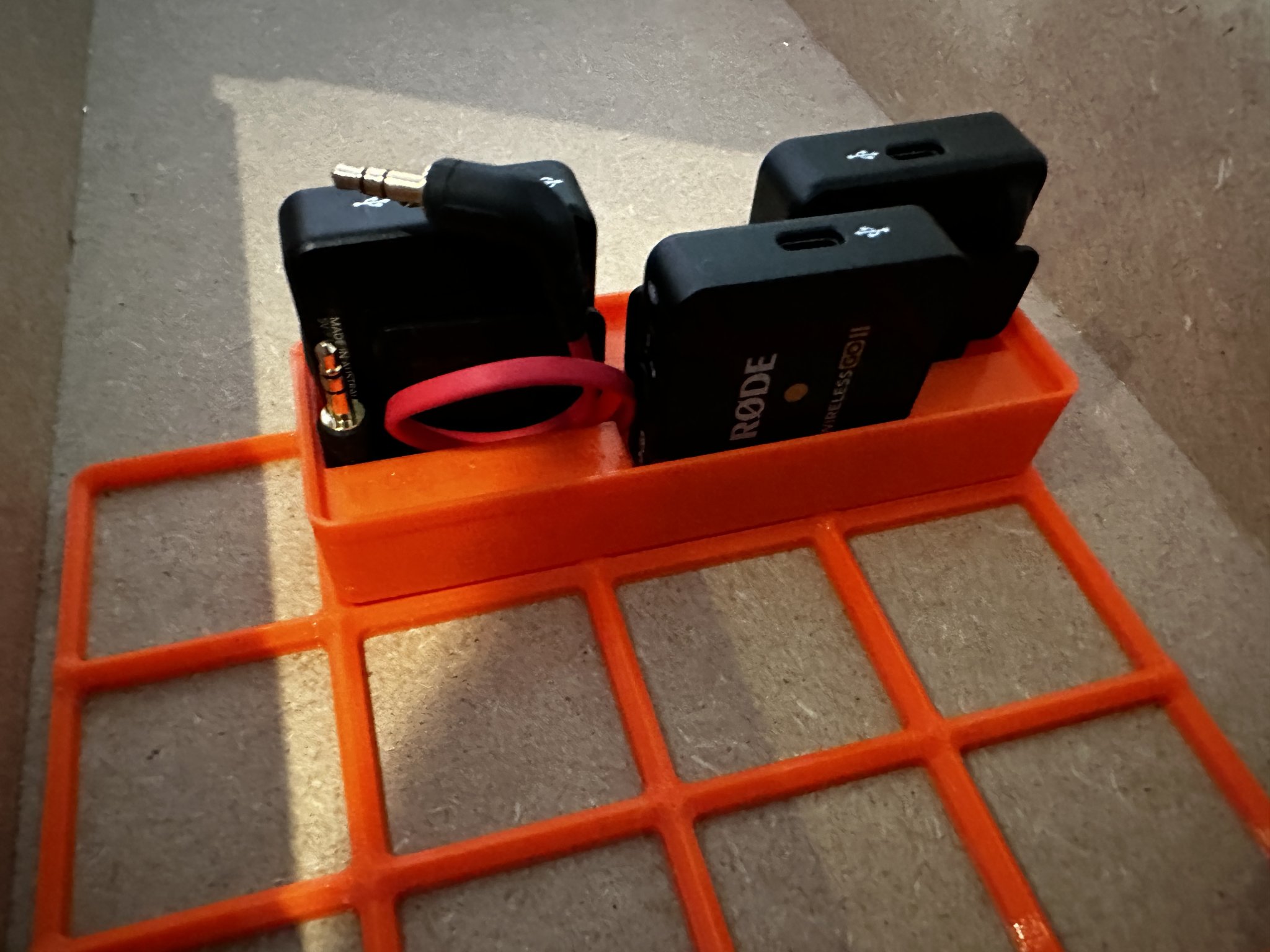 Hộp Gridfinity cho bộ Rode Wireless Go II