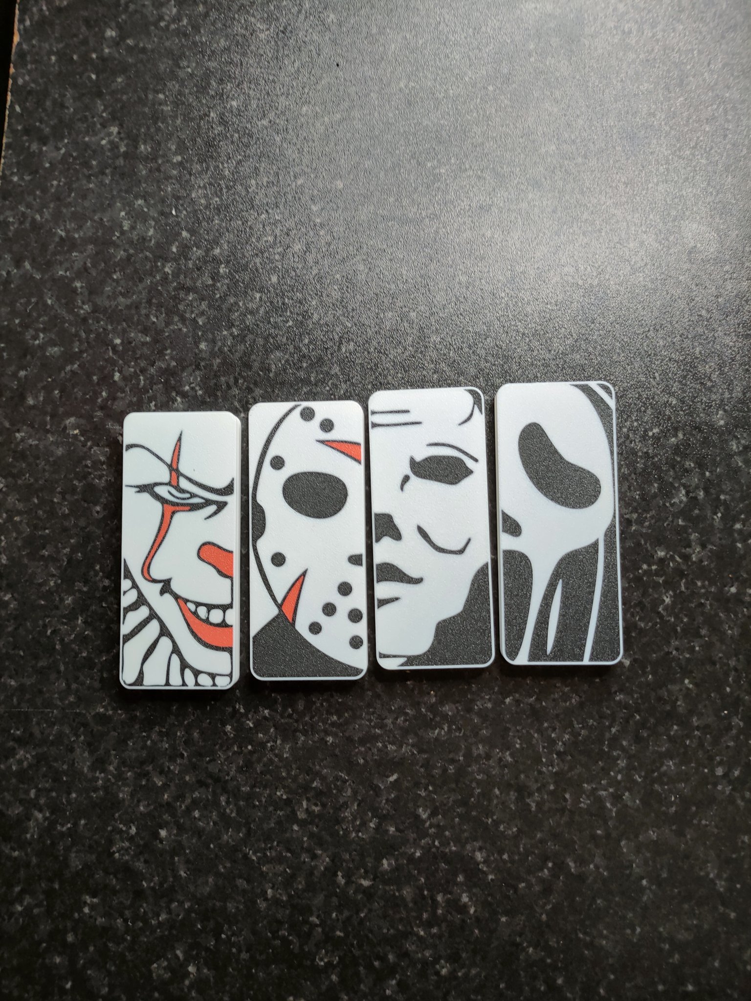 Hộp đèn nhân vật phản diện phim kinh dị với 4 ô màu sắc