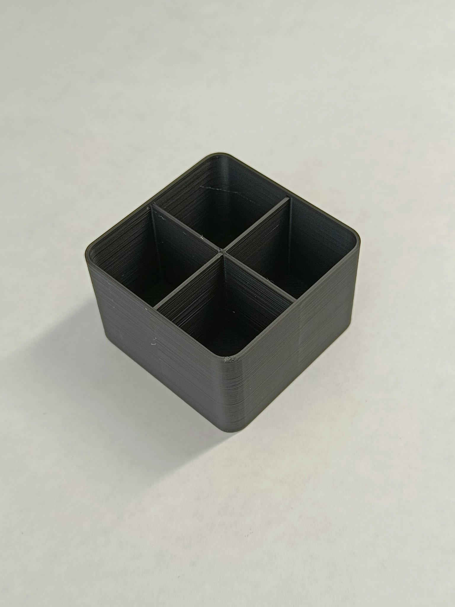 Hộp mở rộng hệ thống lưu trữ với 2 và 4 ngăn