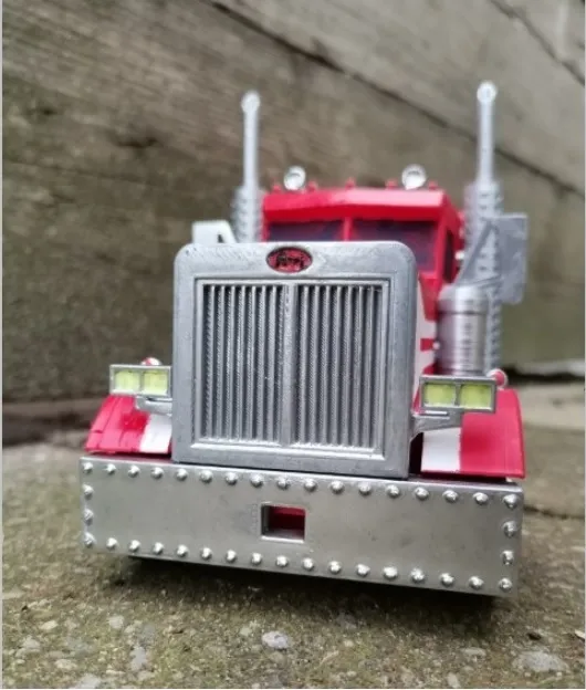 Xe tải Peterbilt chi tiết với rơ moóc tùy chỉnh