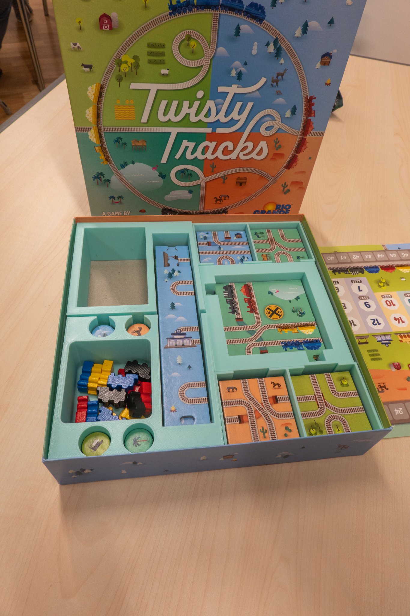 Bộ tổ chức và chèn cho trò chơi Twisty Tracks