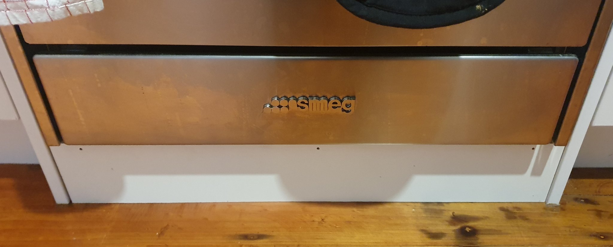 Giá đỡ kickboard cho lò nướng Smeg in 3D