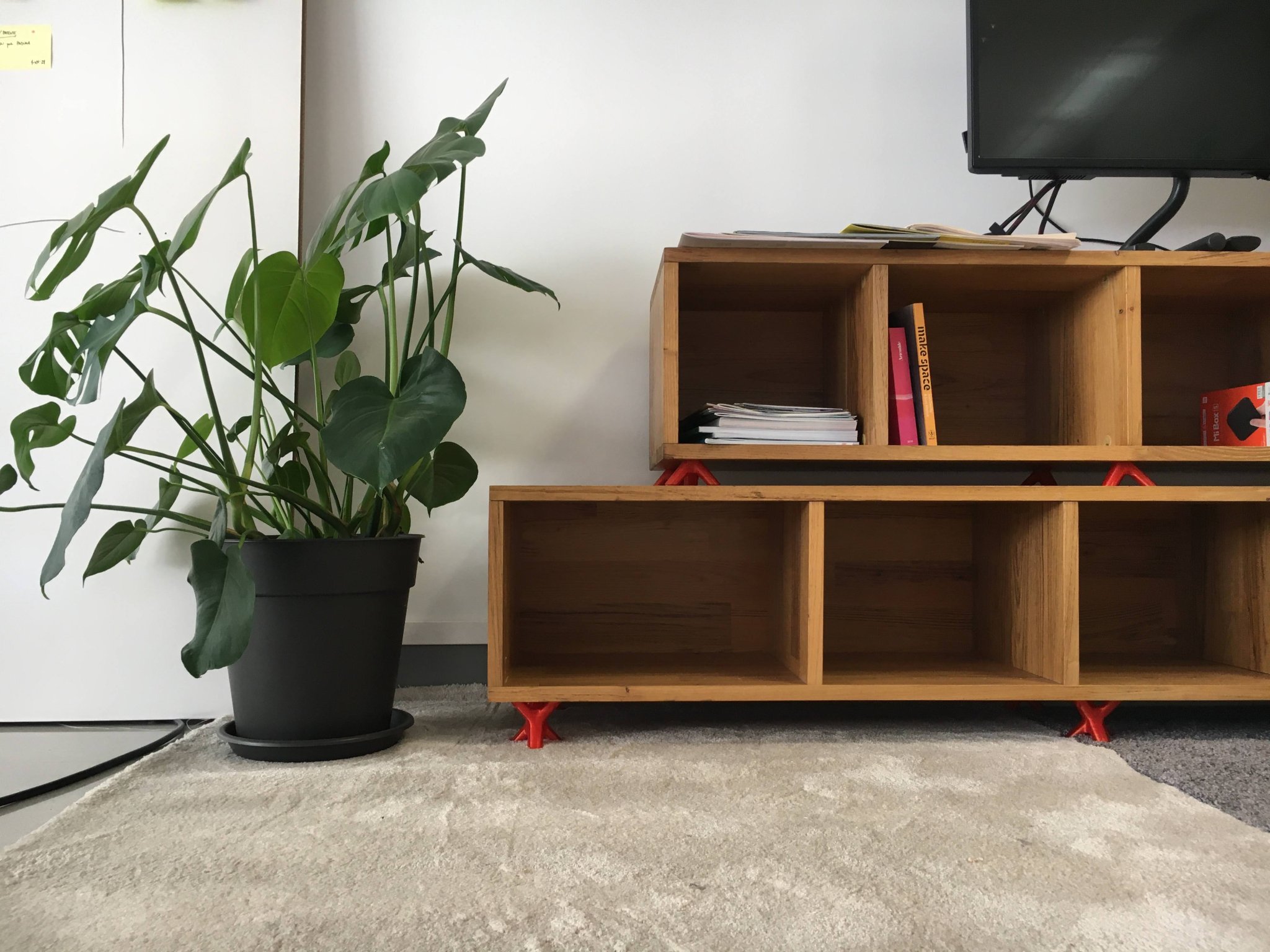 Chân tủ hình dạng hữu cơ cho hệ thống Kallax