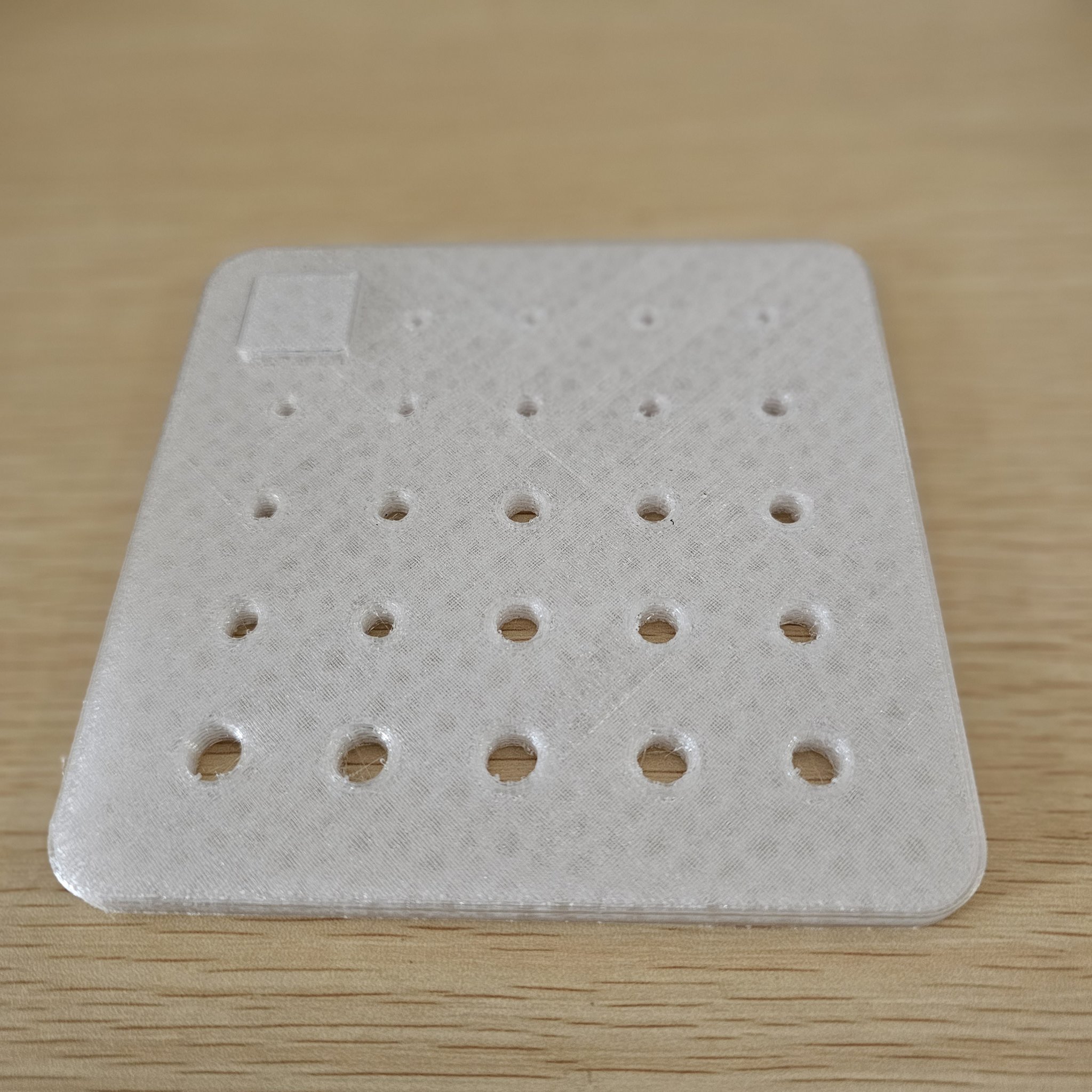 Kiểm tra kích thước lỗ vít cho in 3D không nứt