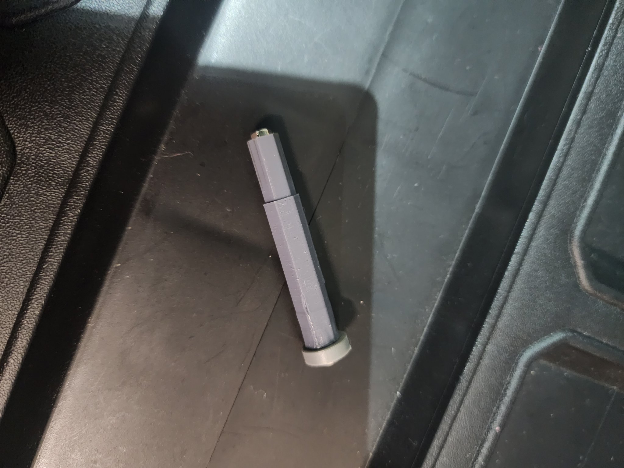 Giá đỡ cuộn chỉ với chốt ren và chốt lục giác