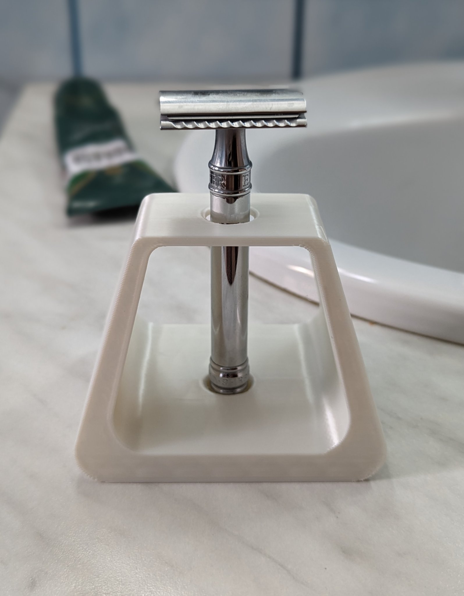 Giá đỡ dao cạo an toàn cho phòng tắm