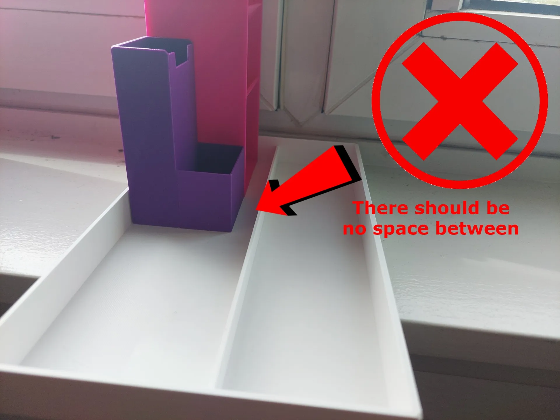 Giá đỡ tổ chức nhỏ cho bàn học trẻ em và văn phòng