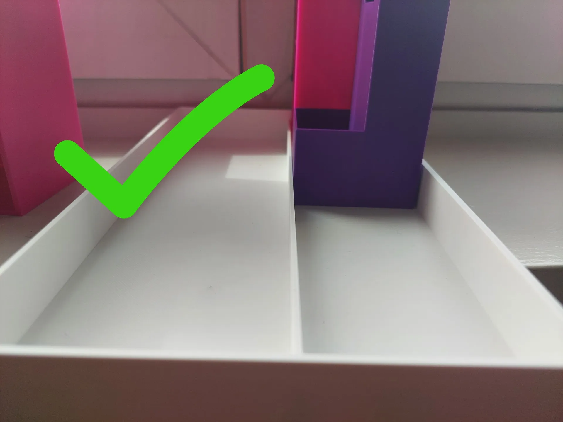 Giá đỡ tổ chức nhỏ cho bàn học trẻ em và văn phòng