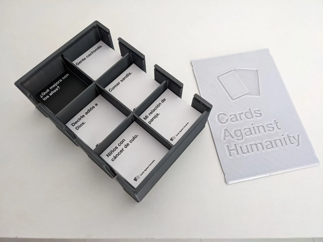 Hộp tự làm cho bộ bài Cards Against Humanity