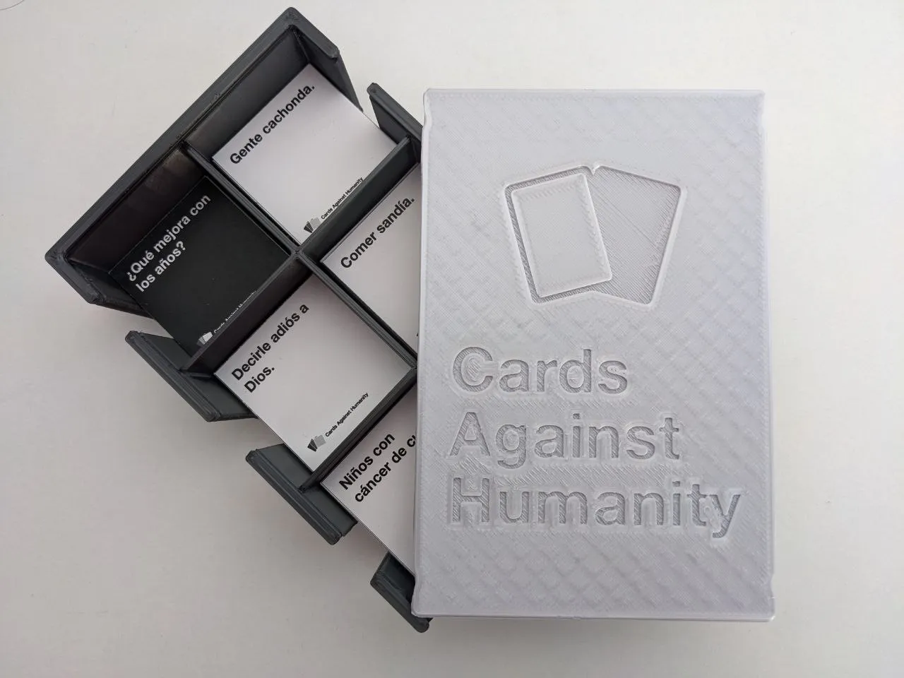 Hộp tự làm cho bộ bài Cards Against Humanity