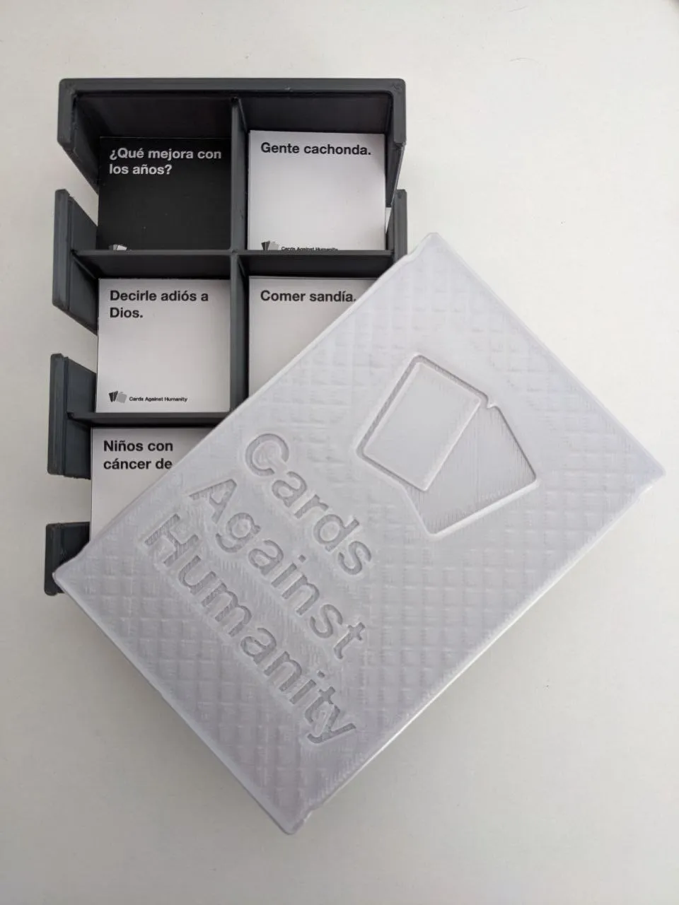 Hộp tự làm cho bộ bài Cards Against Humanity