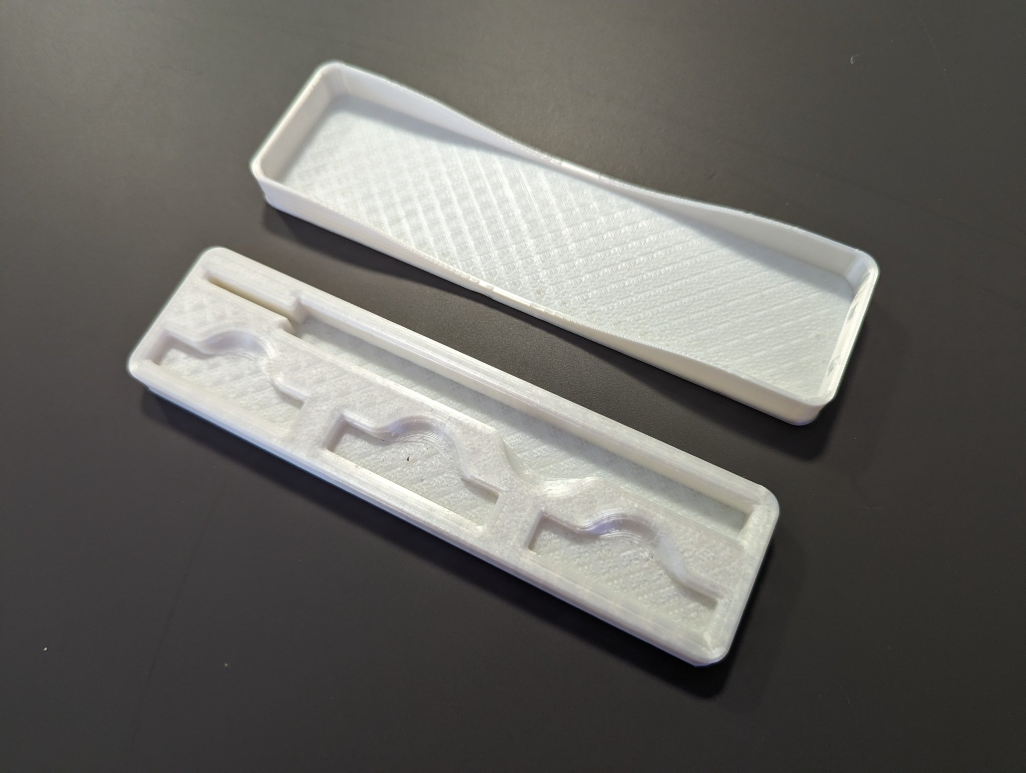 Bao đựng dao cắt và 24 lưỡi dự phòng