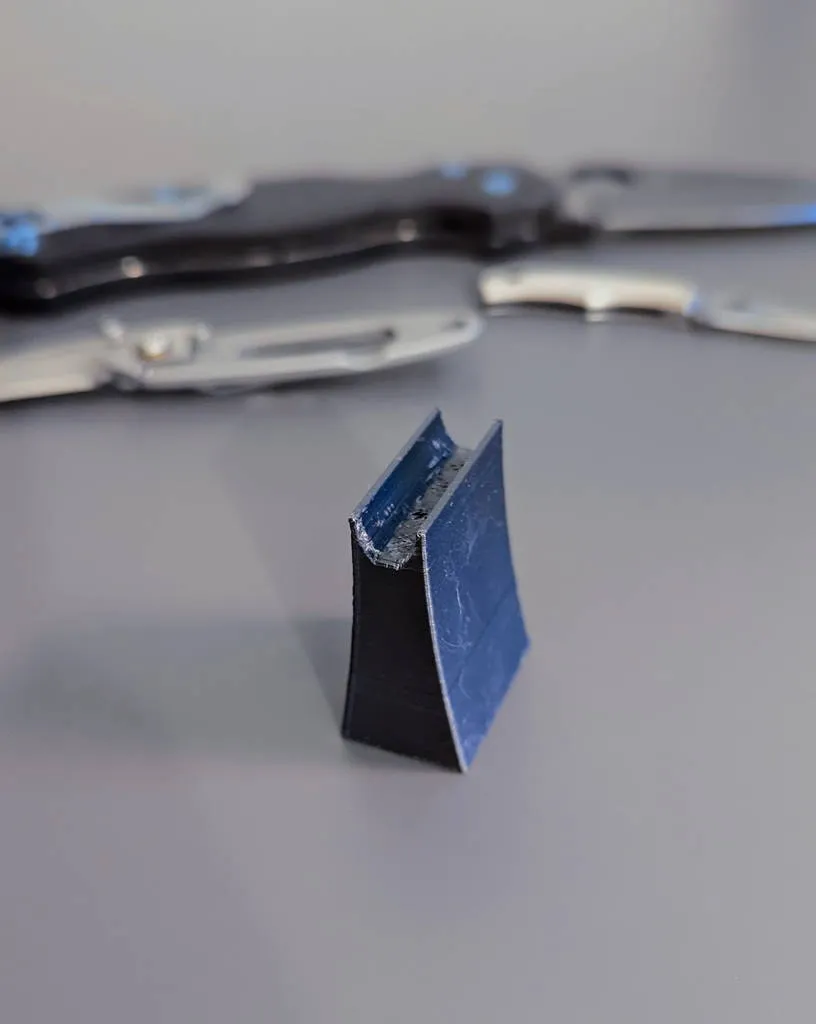 Giá đỡ cho những con dao nhỏ như CRKT Peck và Spyderco Bug