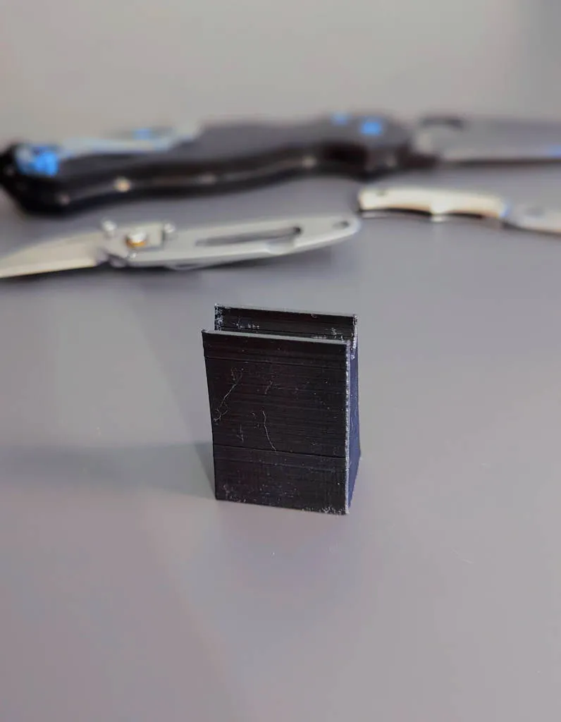 Giá đỡ cho những con dao nhỏ như CRKT Peck và Spyderco Bug