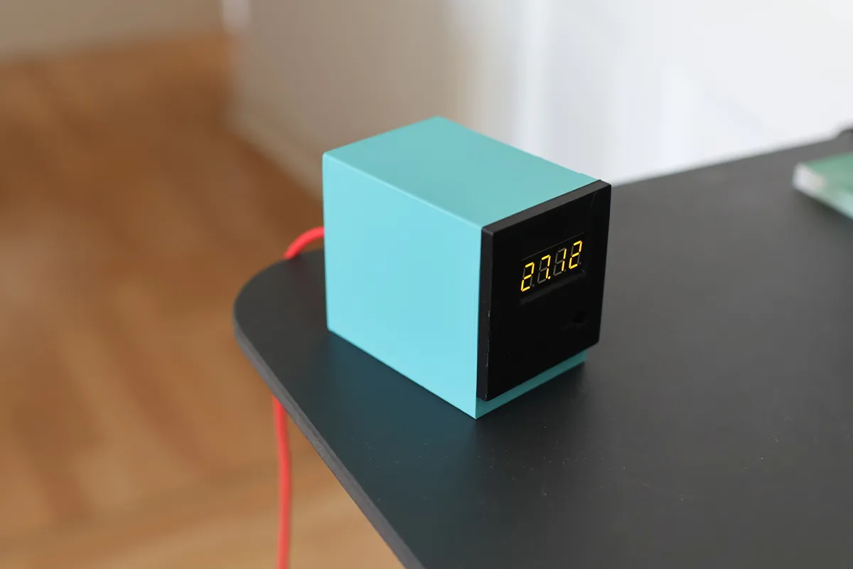 Vỏ bọc nhiệt kế RP2040 sử dụng pin AA