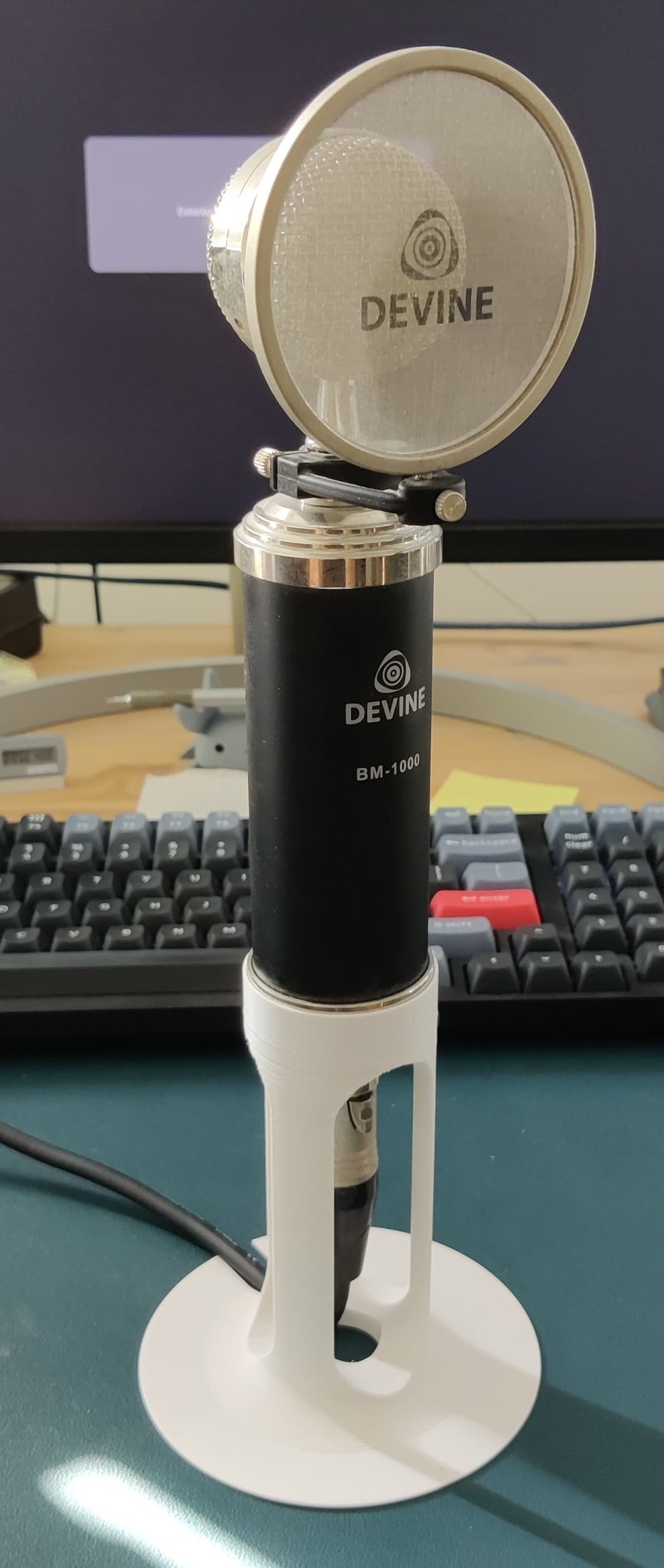 Giá đỡ micro để bàn Devine BM-1000 phong cách đơn giản