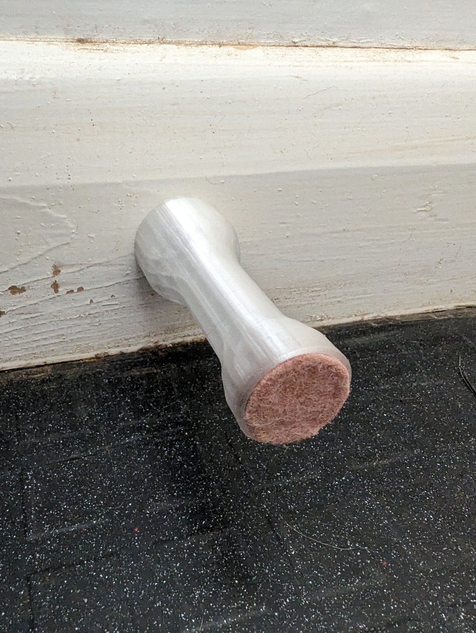 Cái chặn cửa đơn giản - 2 kiểu khác nhau