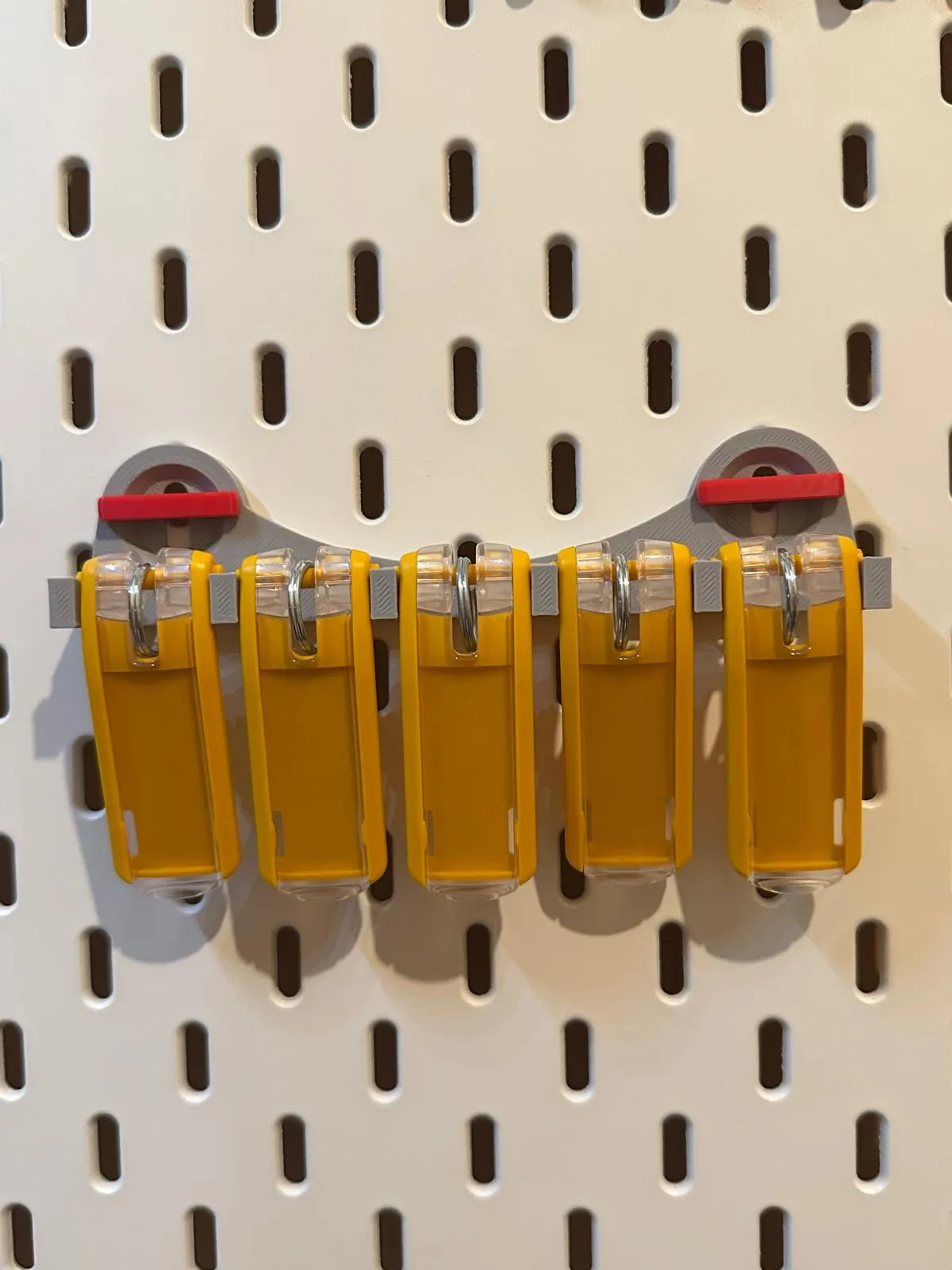 Giá đỡ "Key-Clip" bền cho bảng Skadis của Ikea