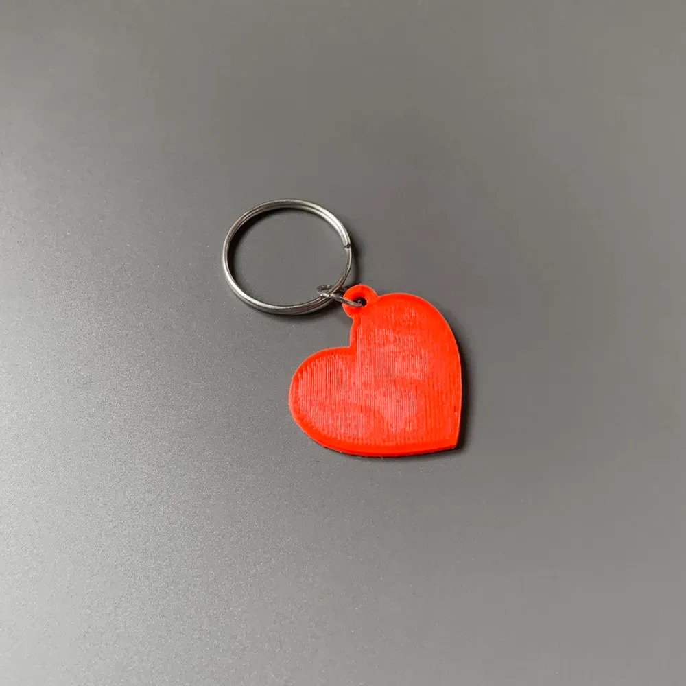 Móc chìa khóa hình trái tim thiết kế tinh tế