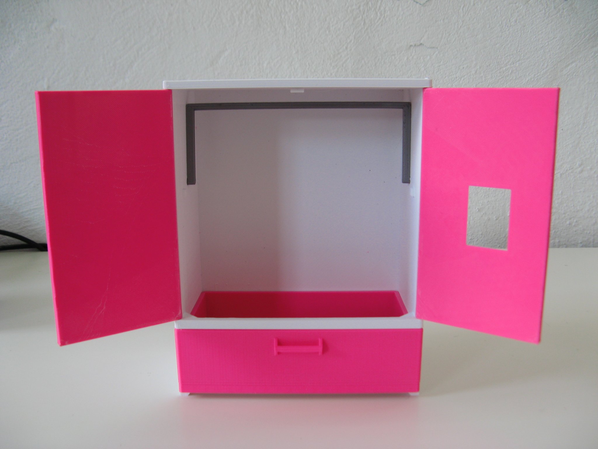 Tủ đồ hiện đại cho búp bê