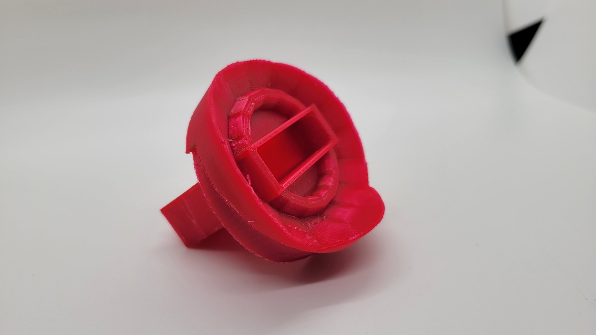 Mũ bảo hiểm Halo với khe cắm chip Cortana