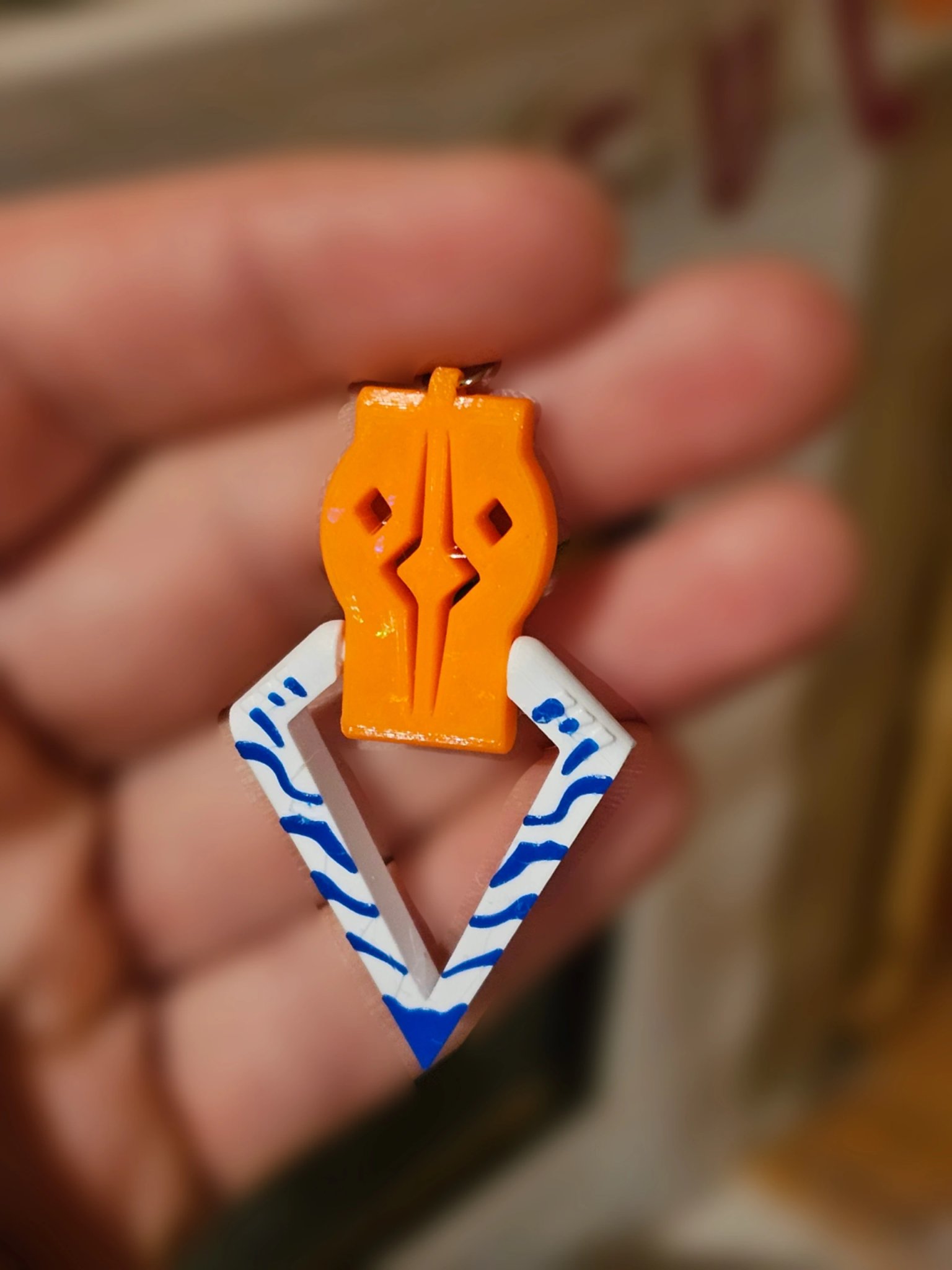 Bông tai xoay Ahsoka Tano có thể kết hợp màu sắc