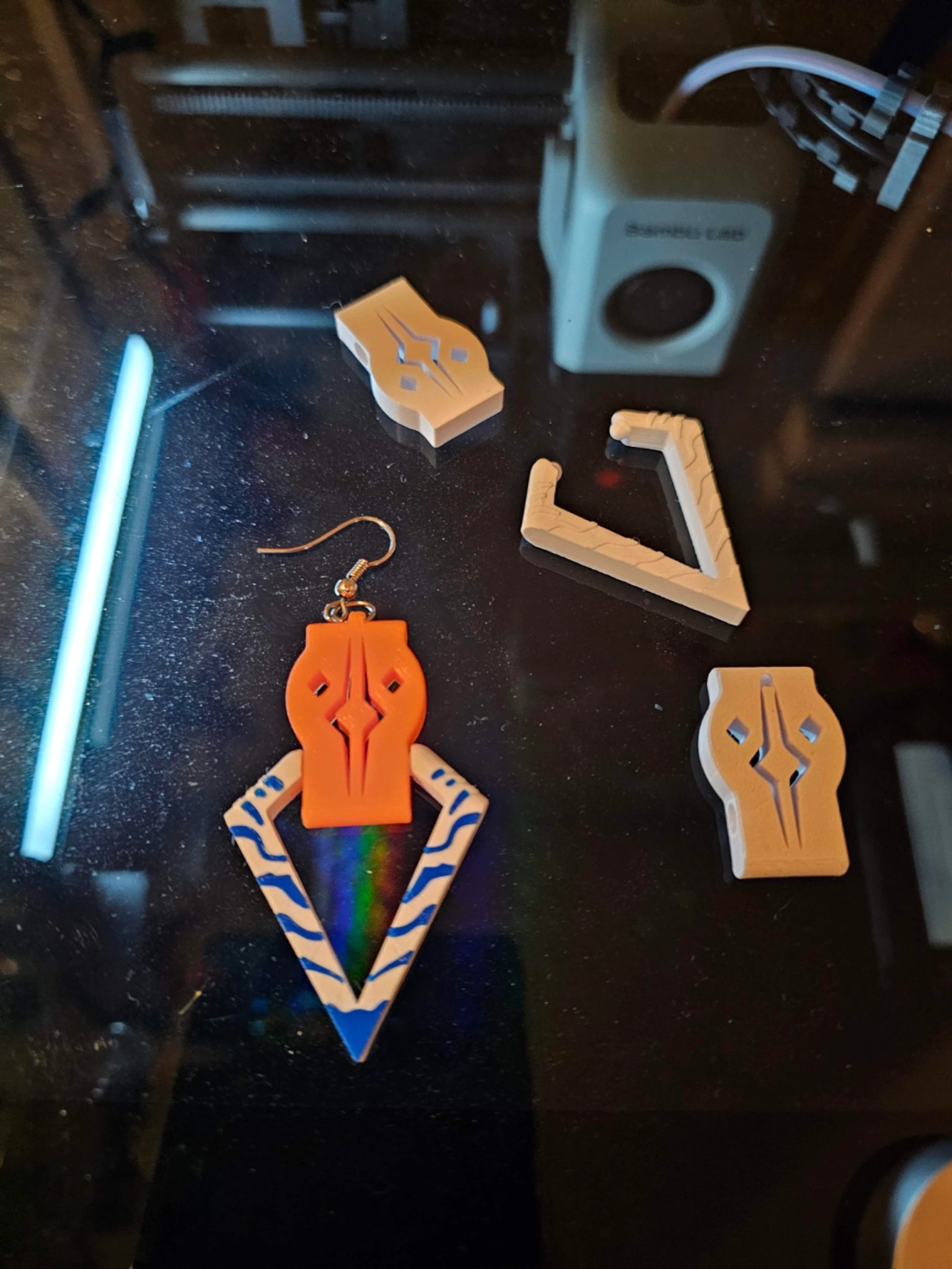 Bông tai xoay Ahsoka Tano có thể kết hợp màu sắc