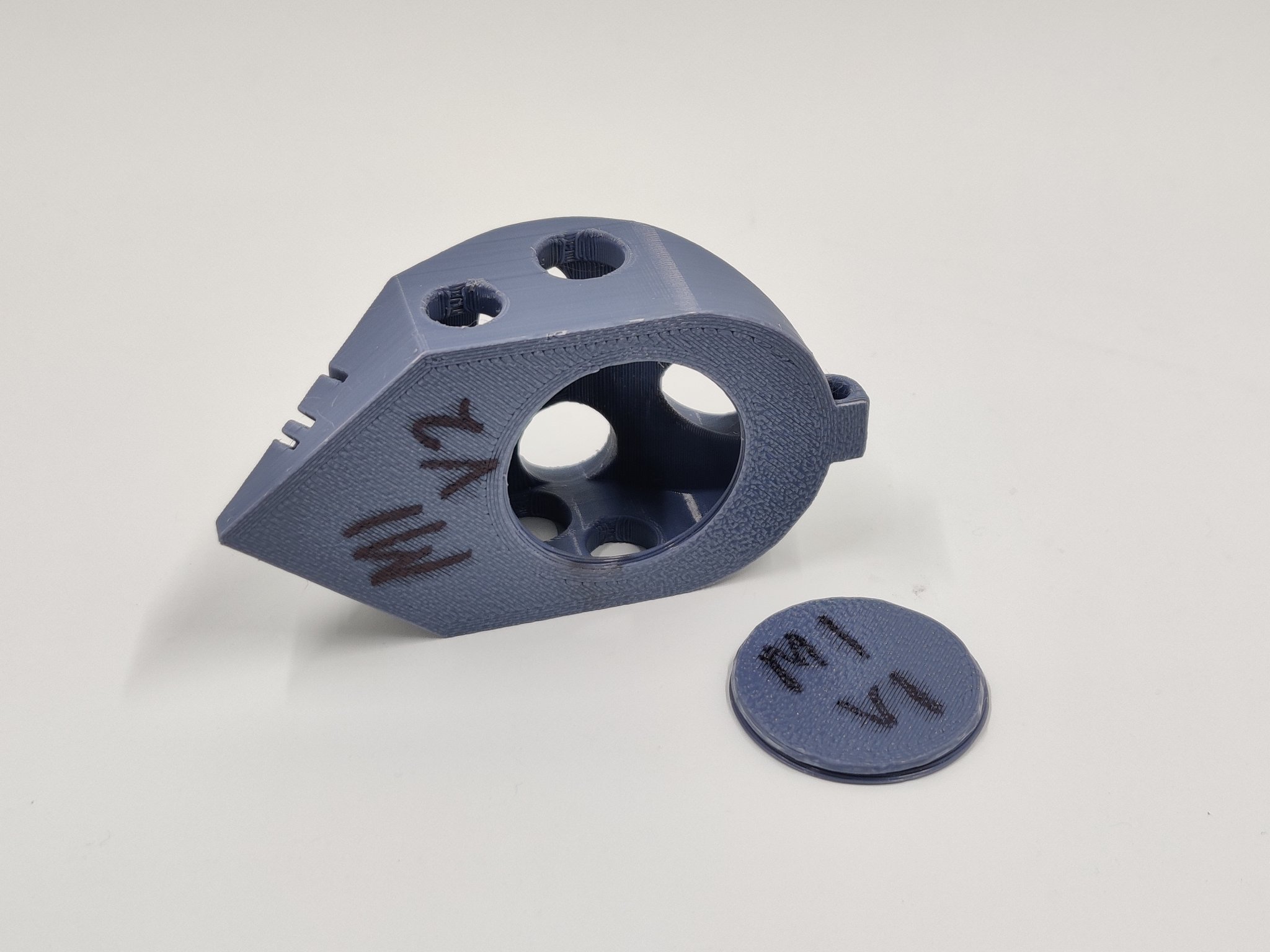 Máy cho mèo ăn chậm / Phát đồ ăn (MẪU THỬ NGHIỆM)