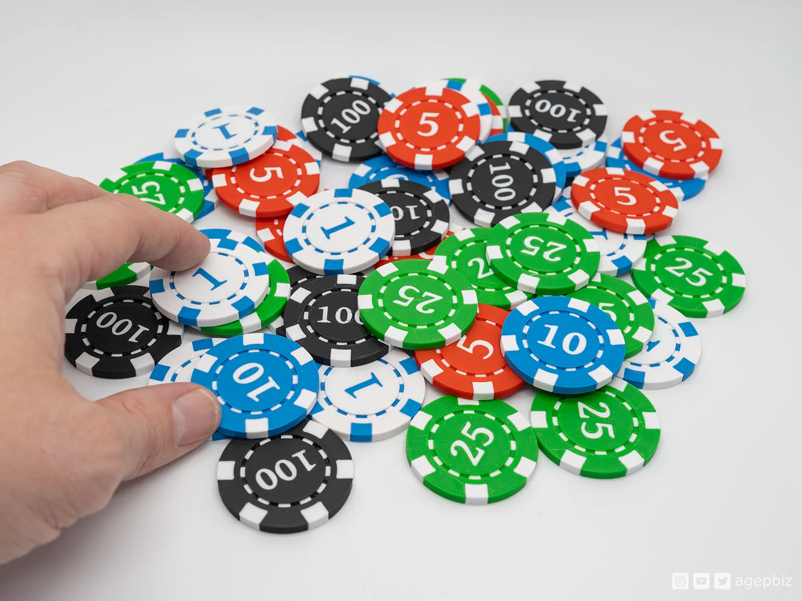 Chip Poker Hai Màu Có Số