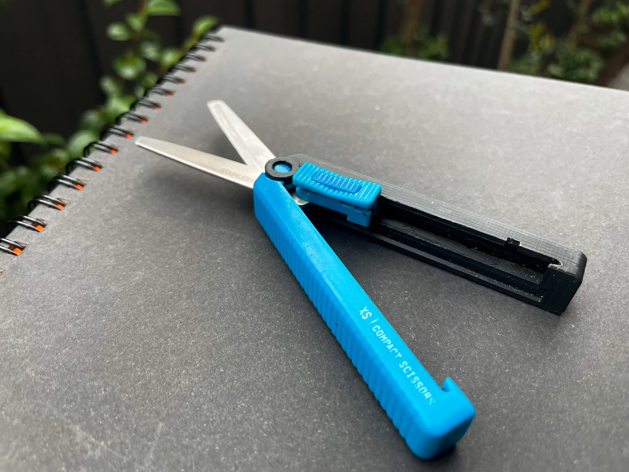 Thay thế tay cầm bên phải cho kéo MIDORI Compact