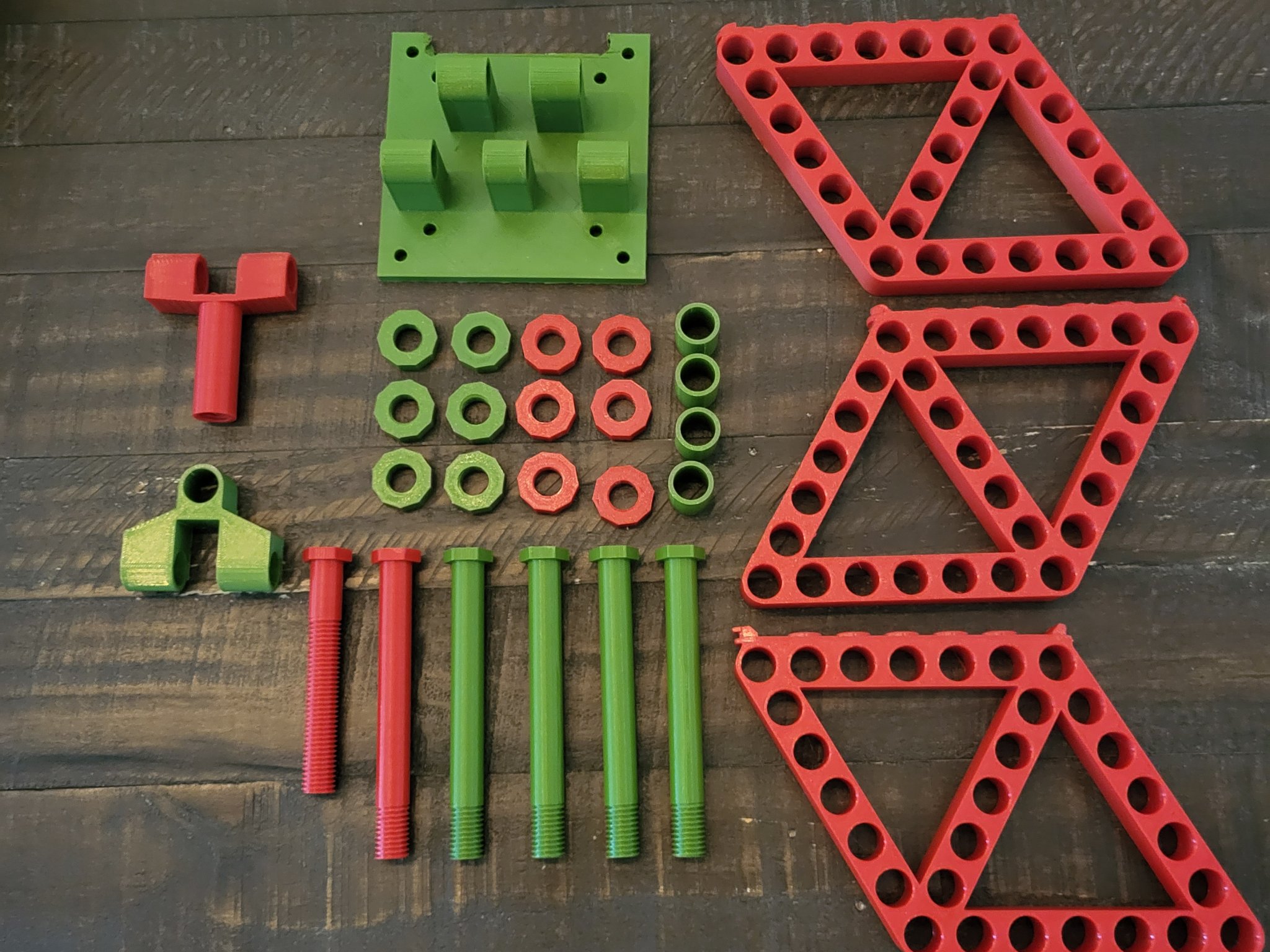 Giá đỡ màn hình điều chỉnh Qube 500 cho bàn làm việc gọn gàng