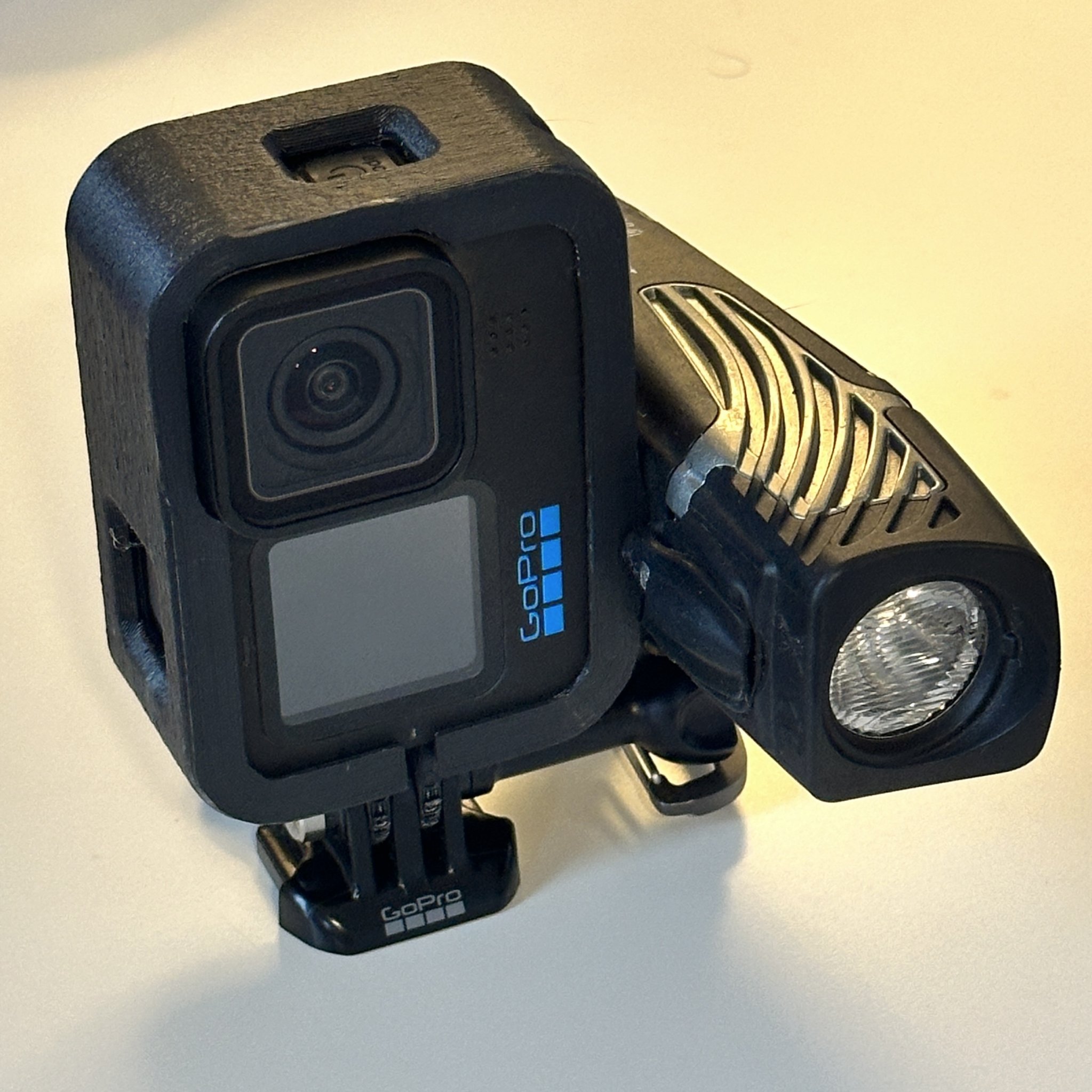 Vỏ GoPro 9/10/11 dọc với giá đỡ Niterider