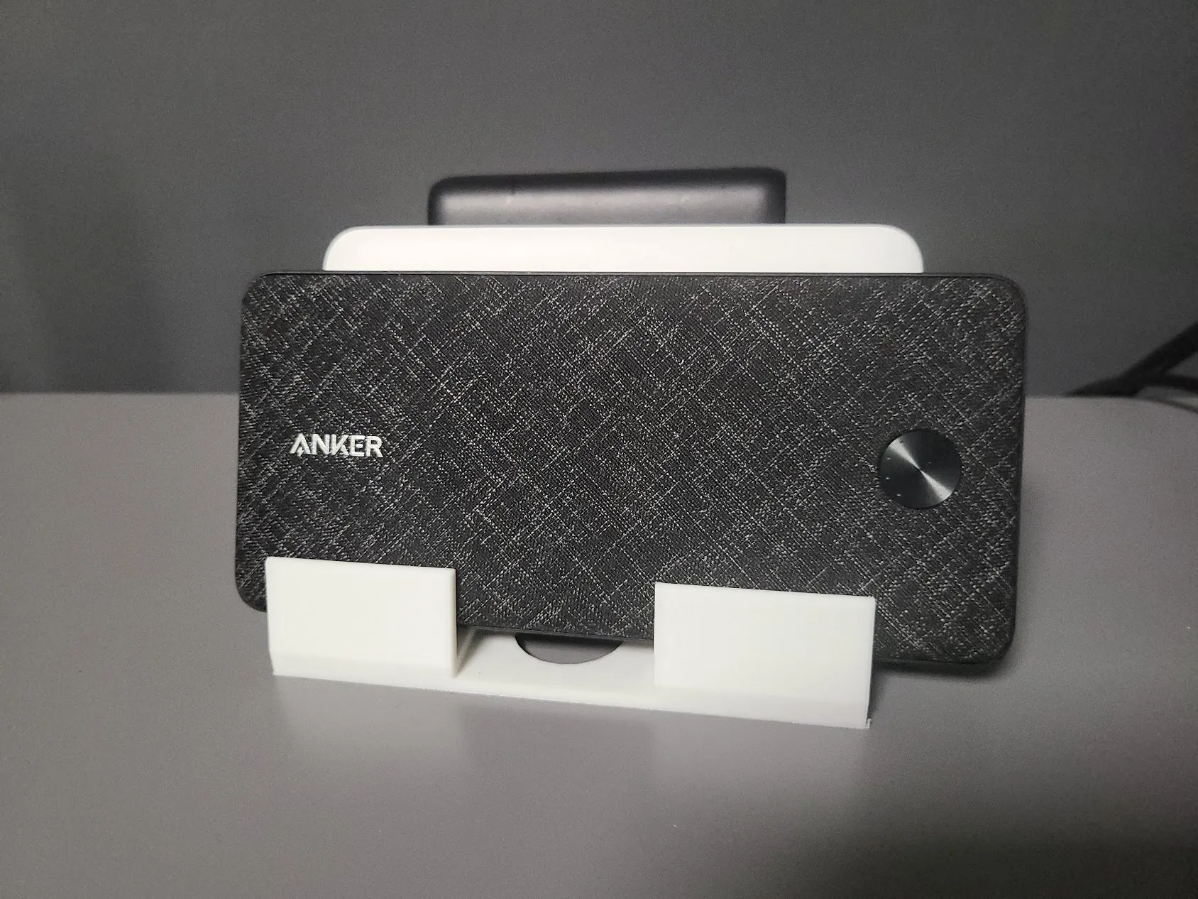 Giá đỡ điện thoại, máy tính bảng và pin sạc đa năng