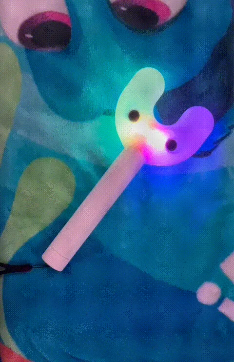 Gậy phát sáng Binky Bong của nhóm New Jeans