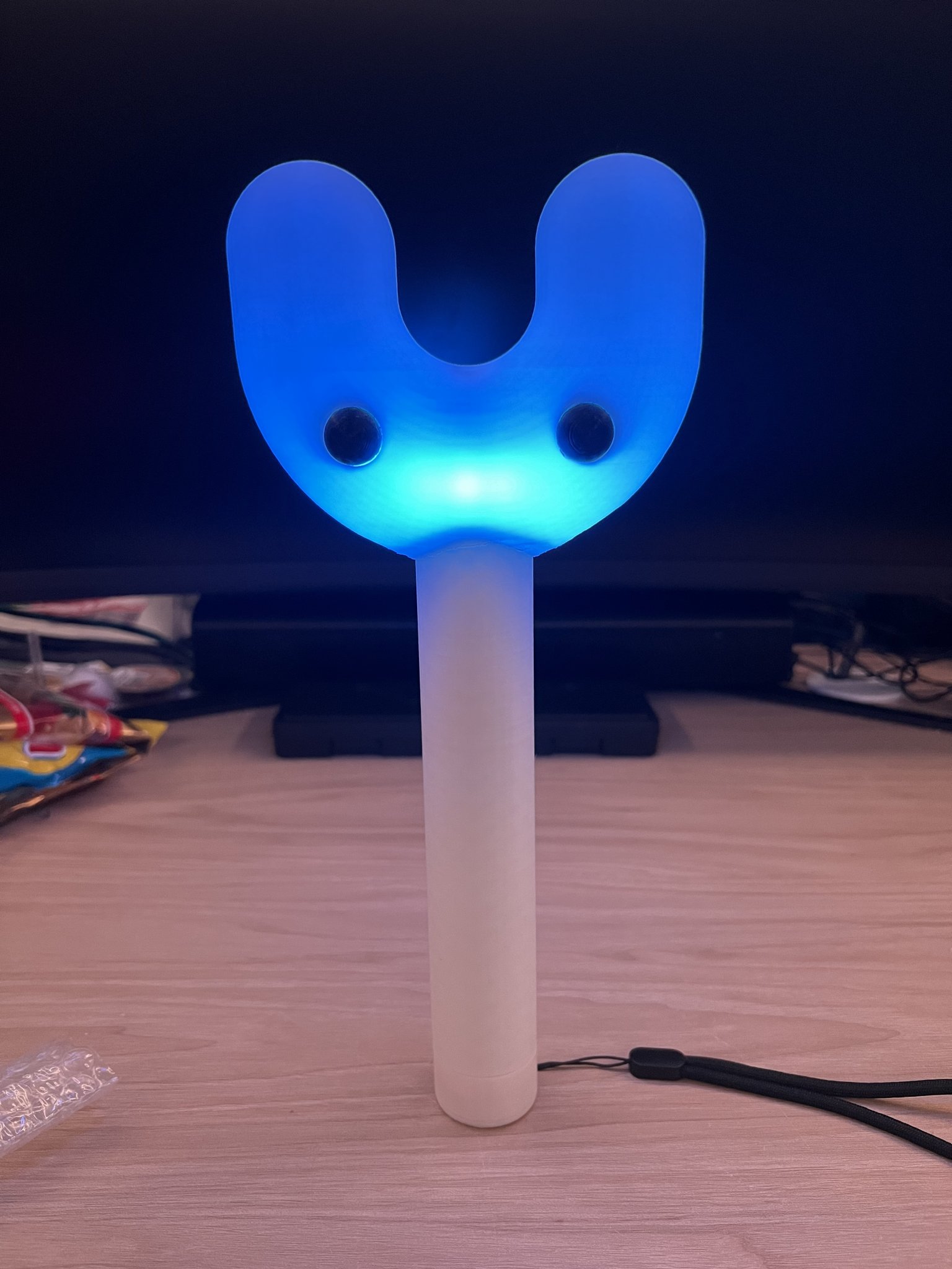 Gậy phát sáng Binky Bong của nhóm New Jeans