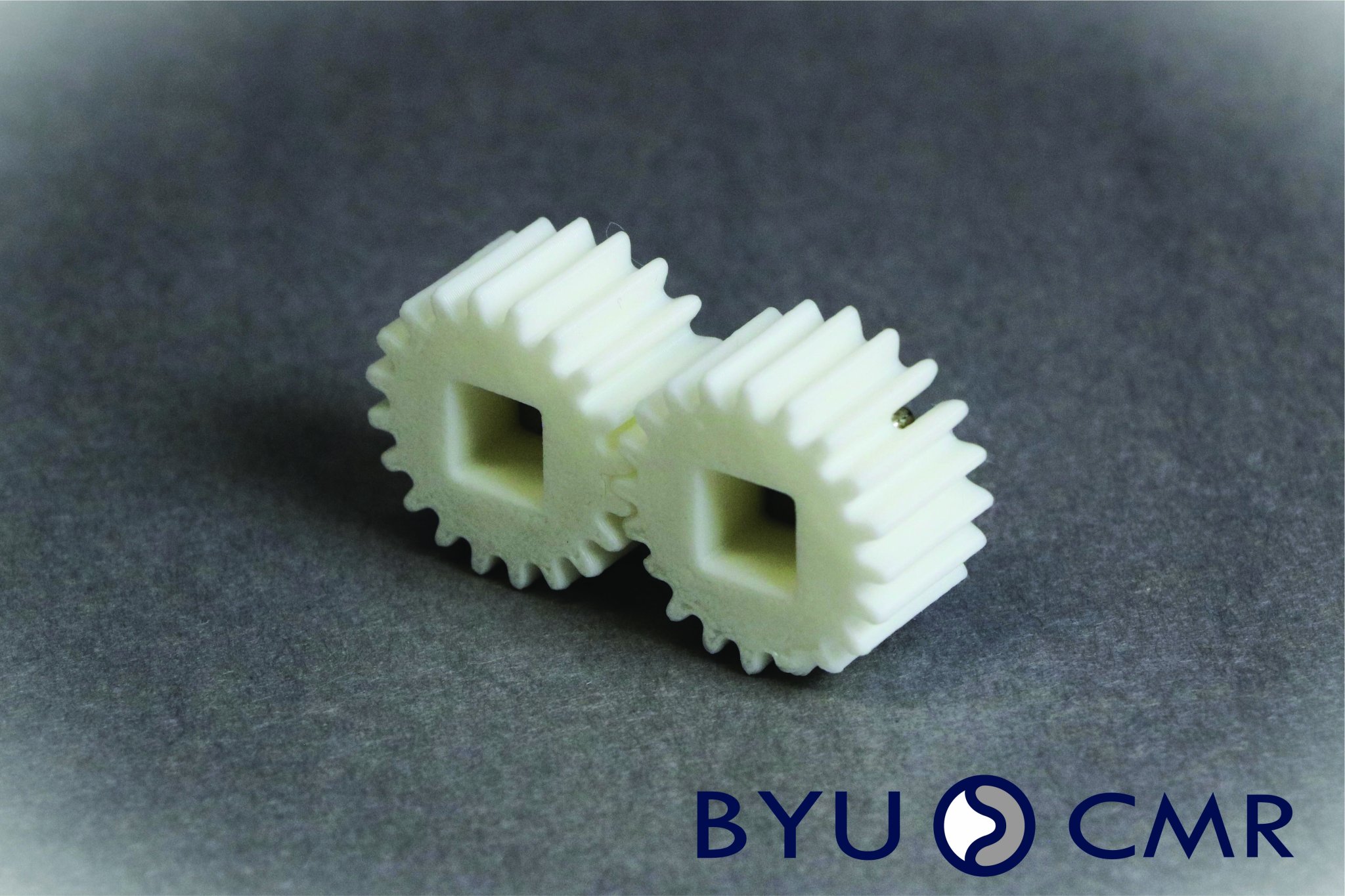 **Bánh răng từ tính với nam châm vuông**