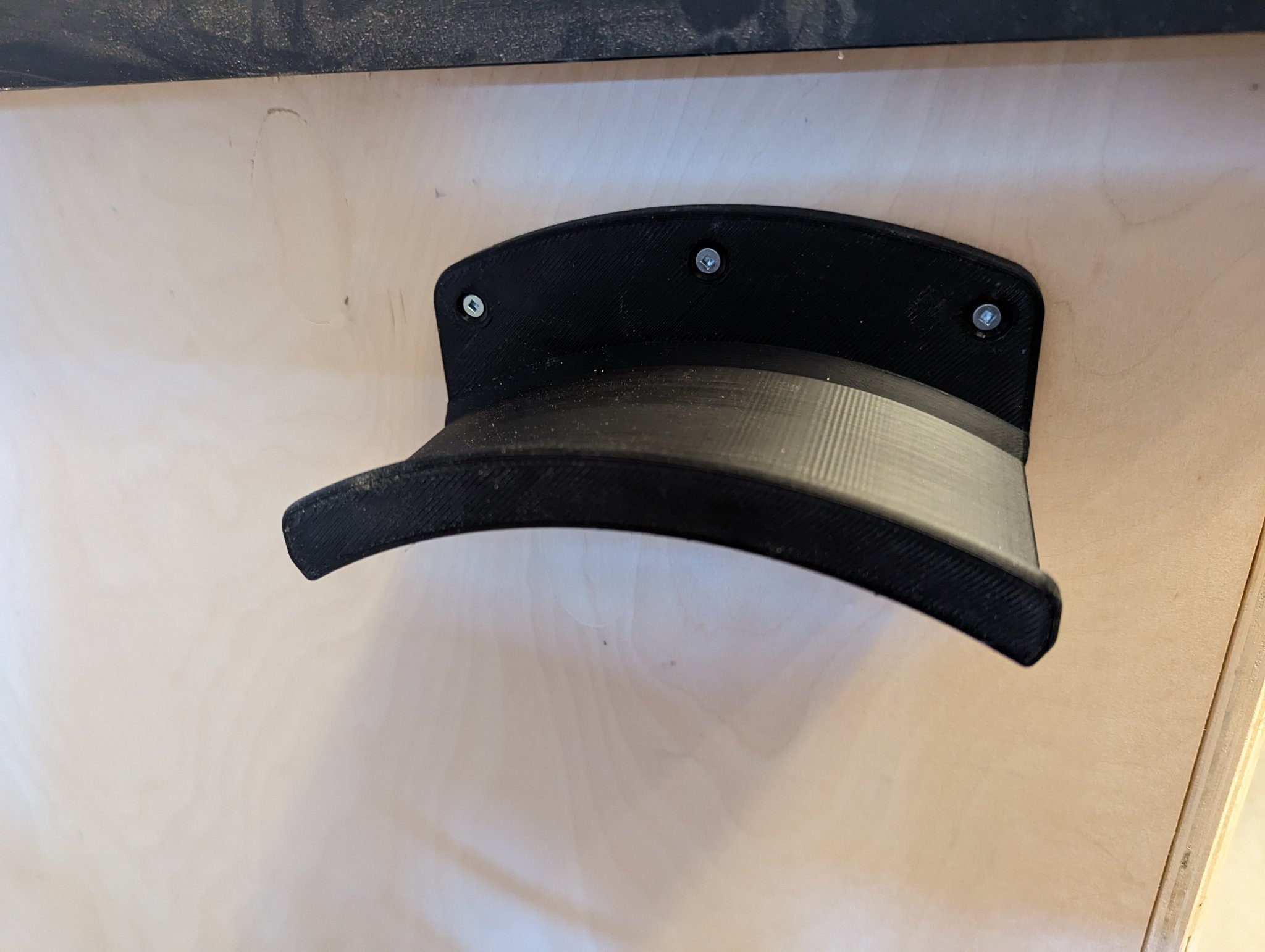 Giá treo ống hơi nén gắn tường chắc chắn và đơn giản