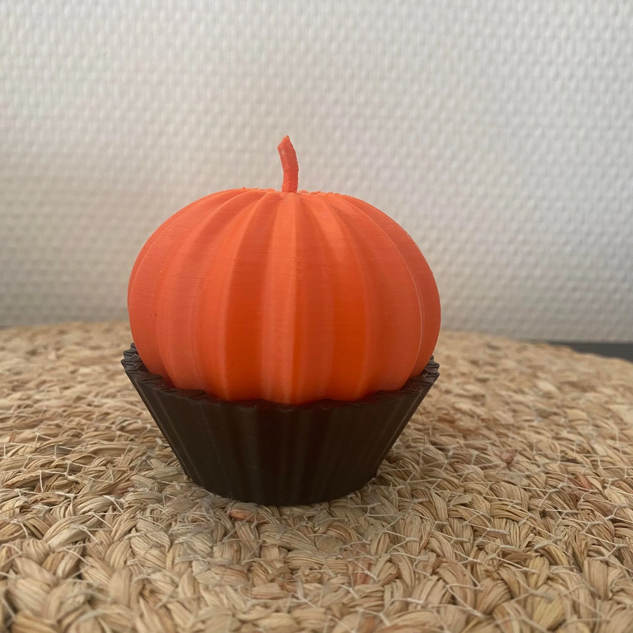 Cupcake bí ngô trang trí cho lễ hội Halloween