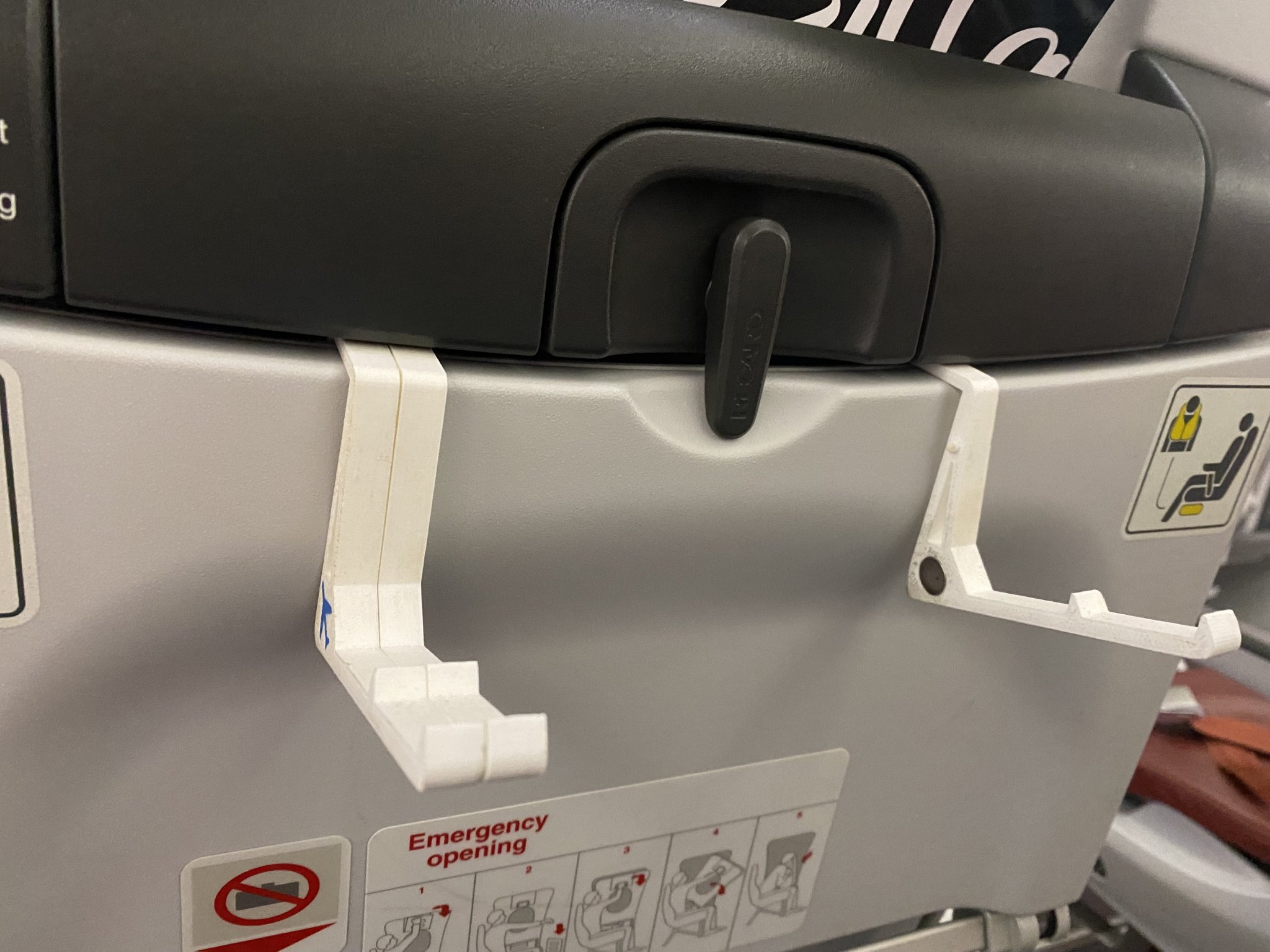 Giá đỡ thiết bị máy bay treo bàn tiện lợi