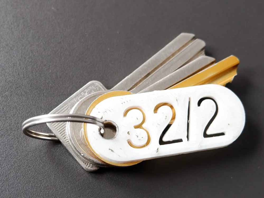 Thẻ chìa khóa văn bản stencil tùy chỉnh cho gia đình