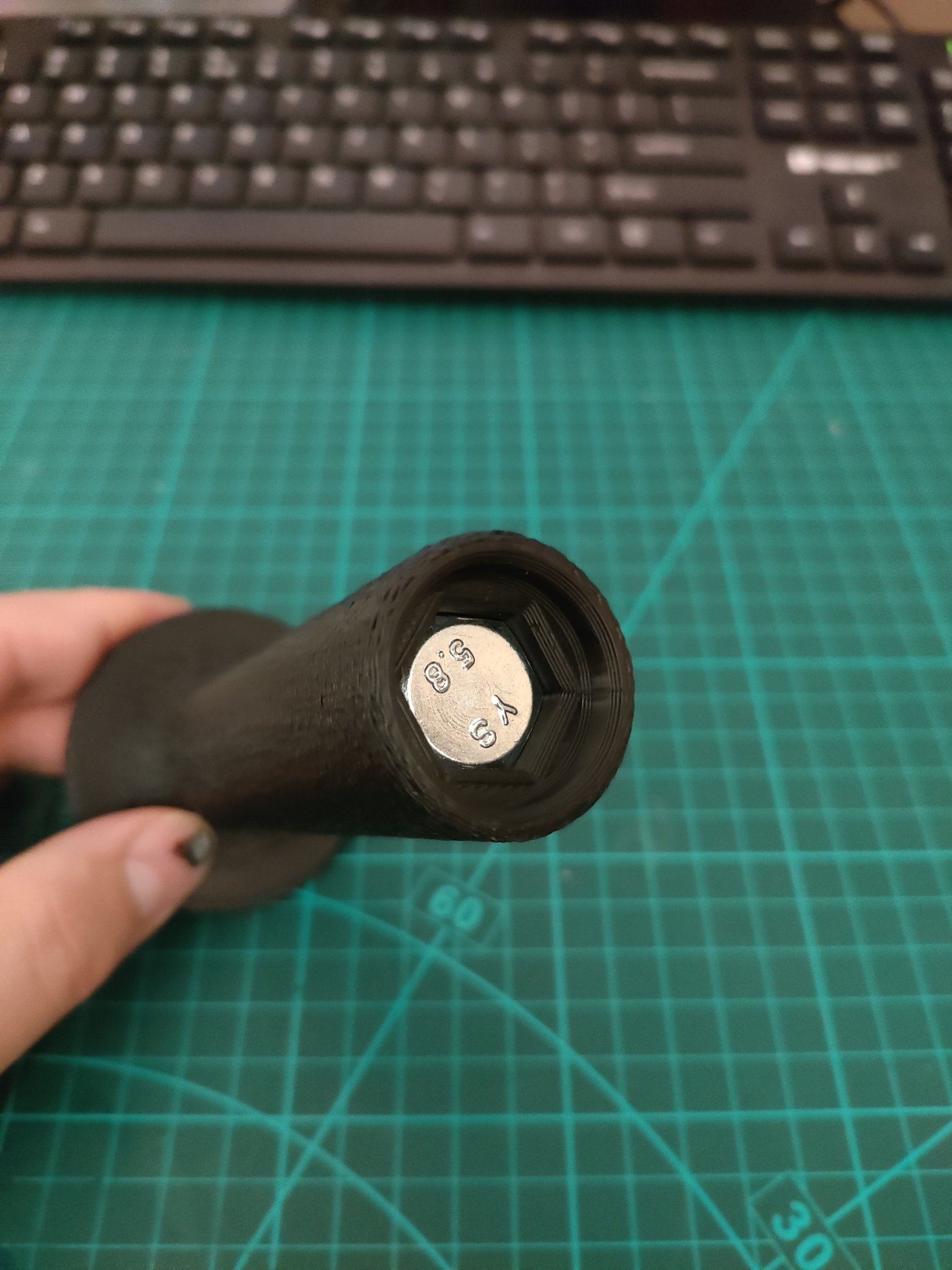 Thay thế tay cầm máy mài góc với vật liệu PLA