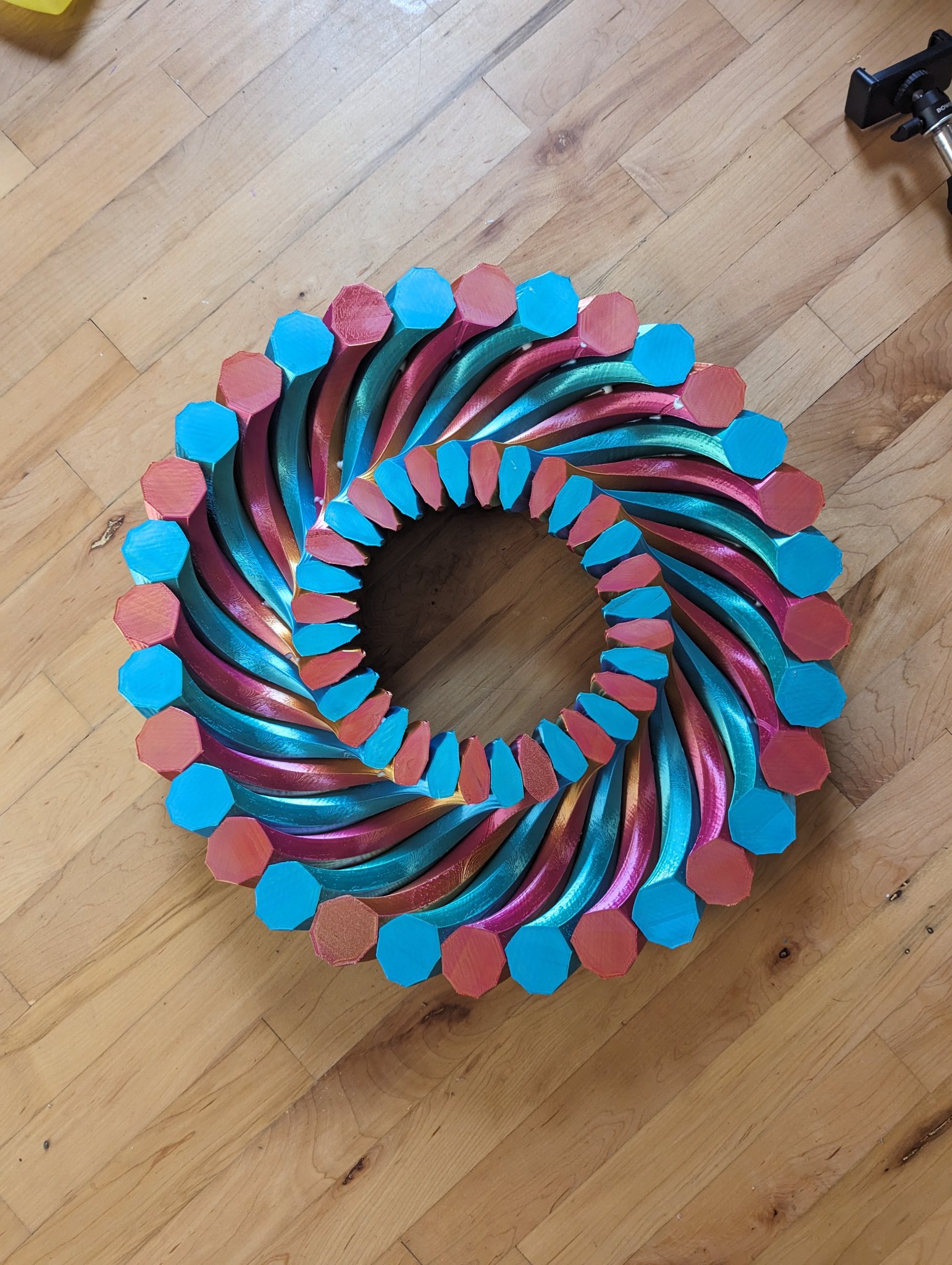 Nghệ thuật hình bát giác xoay trên mặt phẳng tròn