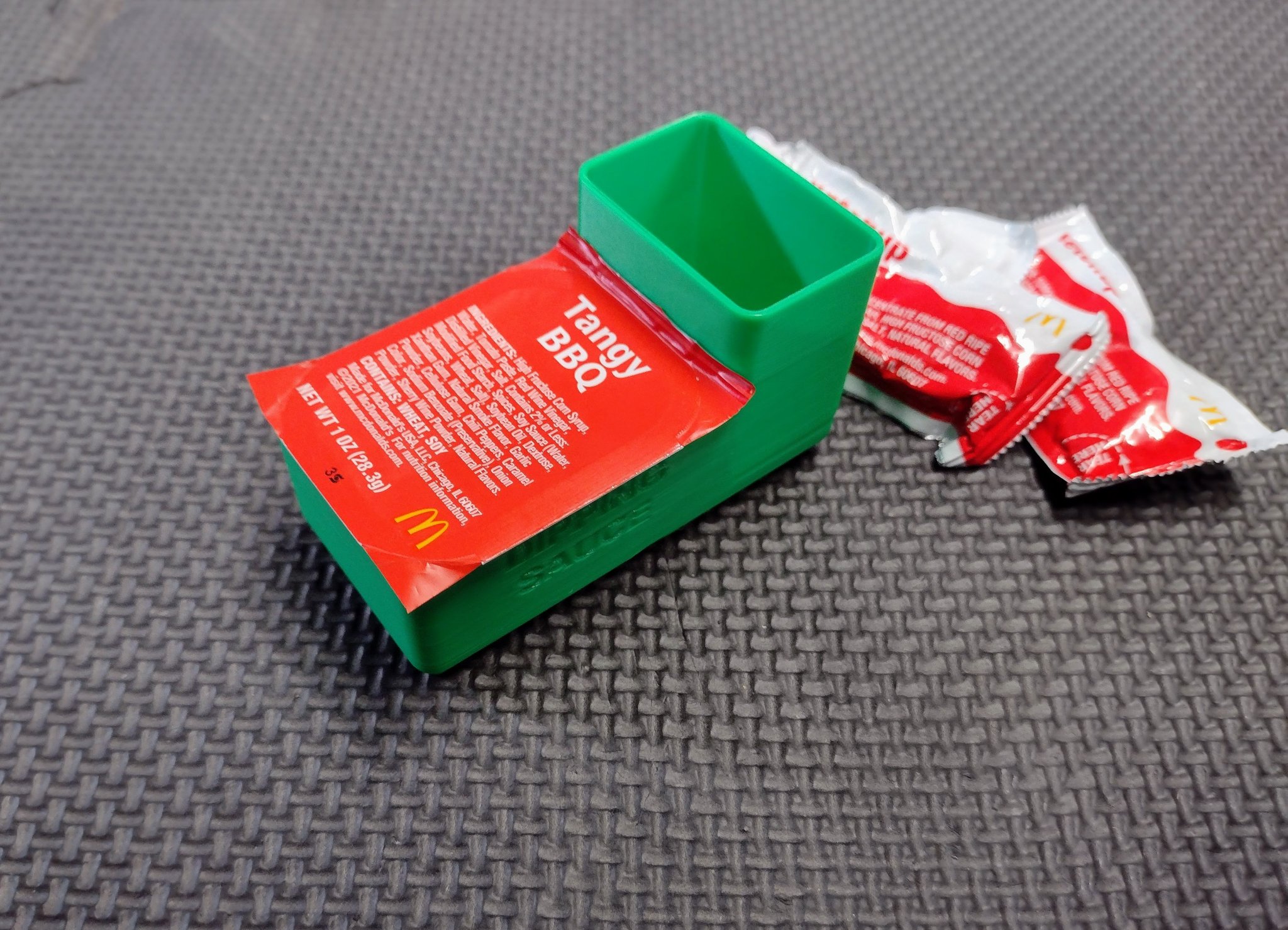 Giá đỡ nước chấm Gridfinity cho xe hơi