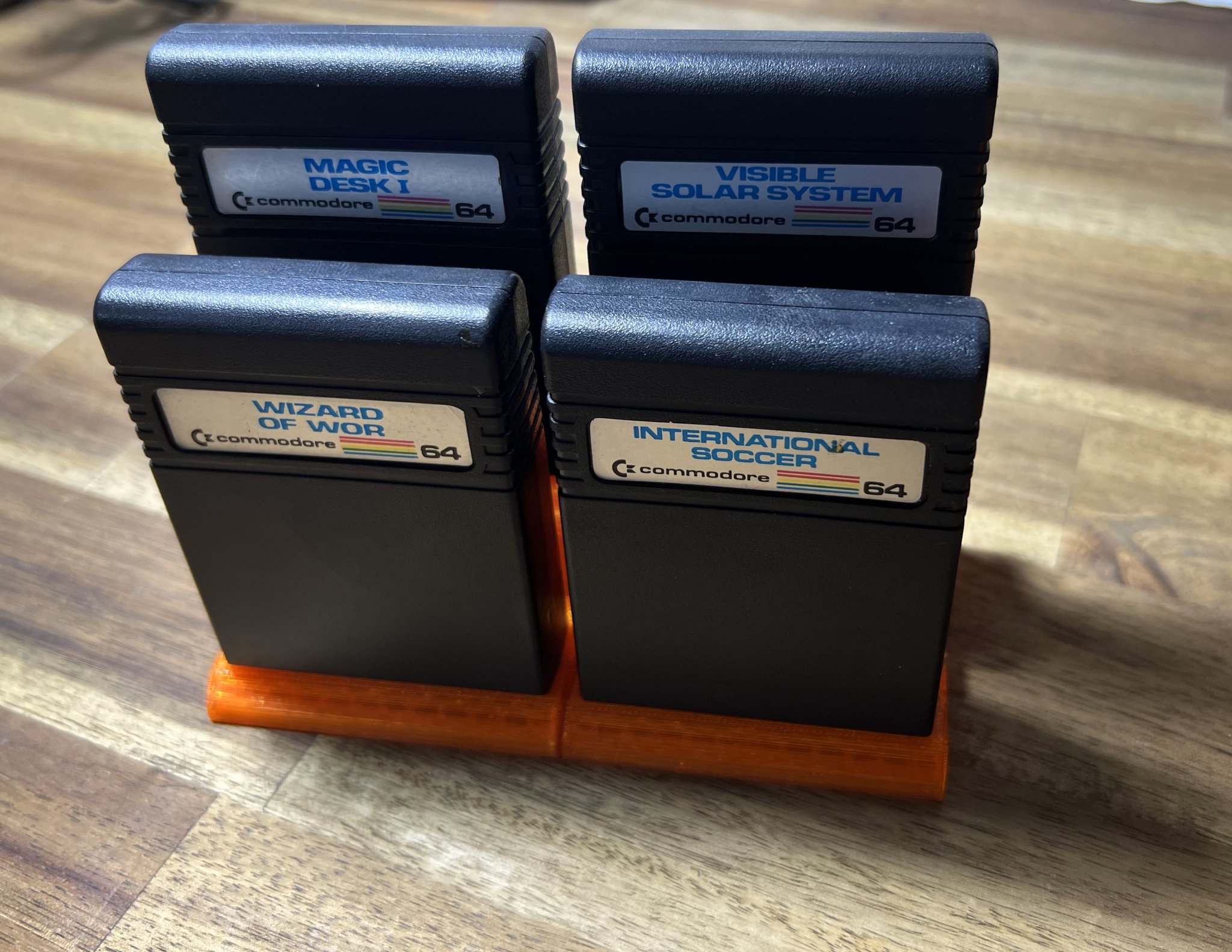 Giá đỡ cartridge C64 đơn giản dễ lắp ráp