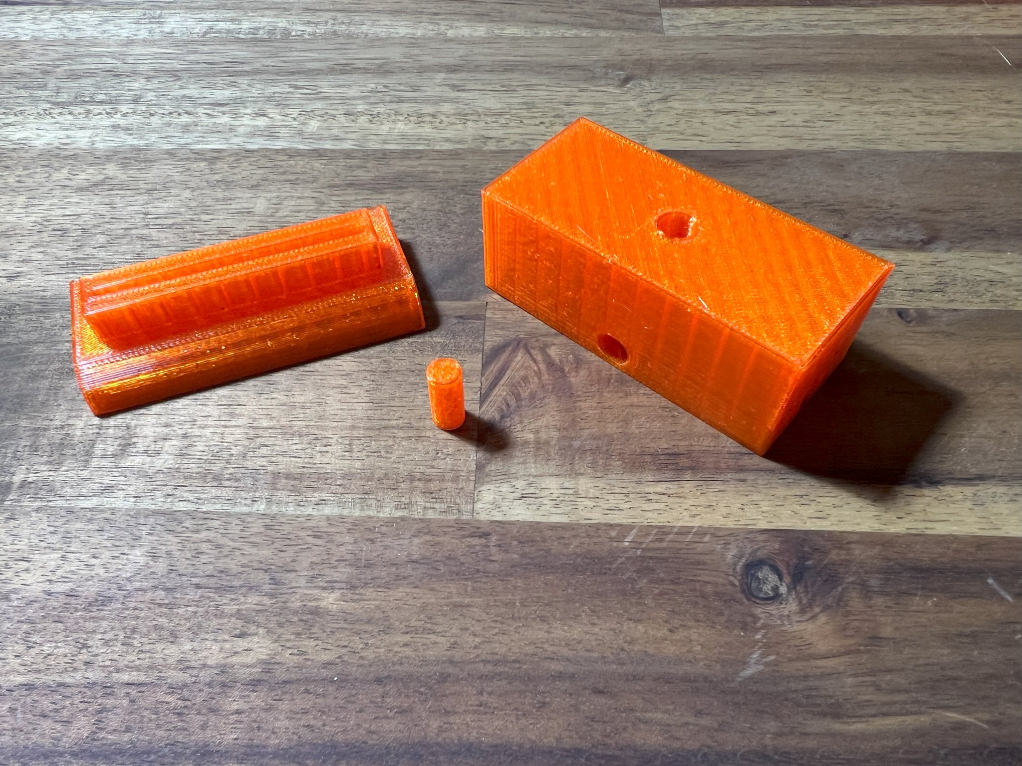 Giá đỡ cartridge C64 đơn giản dễ lắp ráp